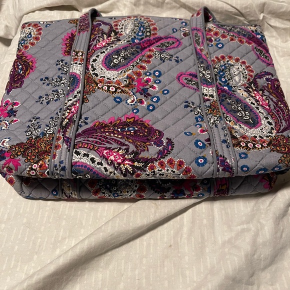 Vera Bradley Small Vera Tote Makani Paisley - Picture 3 of 3